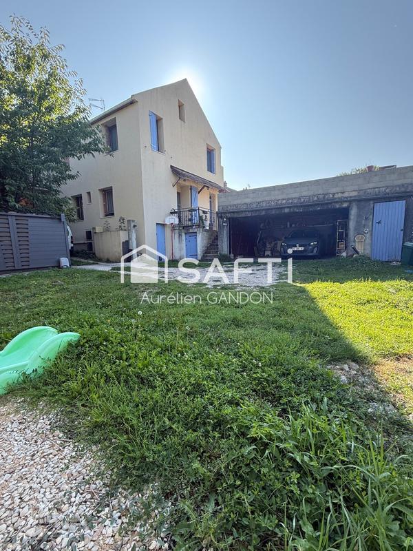 Maison - 184 m² - 9 pièces