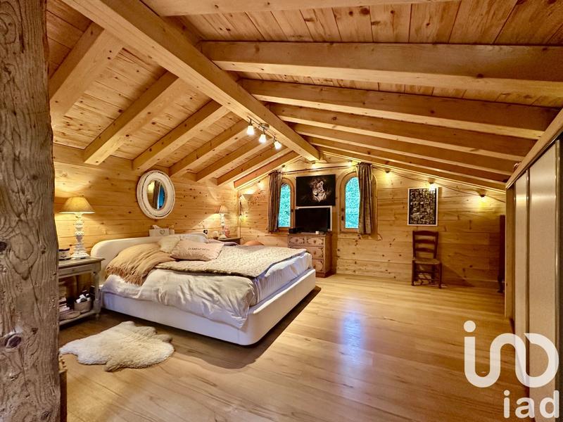 Châlet - 218 m² - 7 pièces