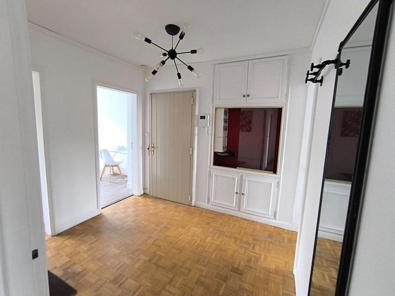 Appartement - 99 m² - 6 pièces