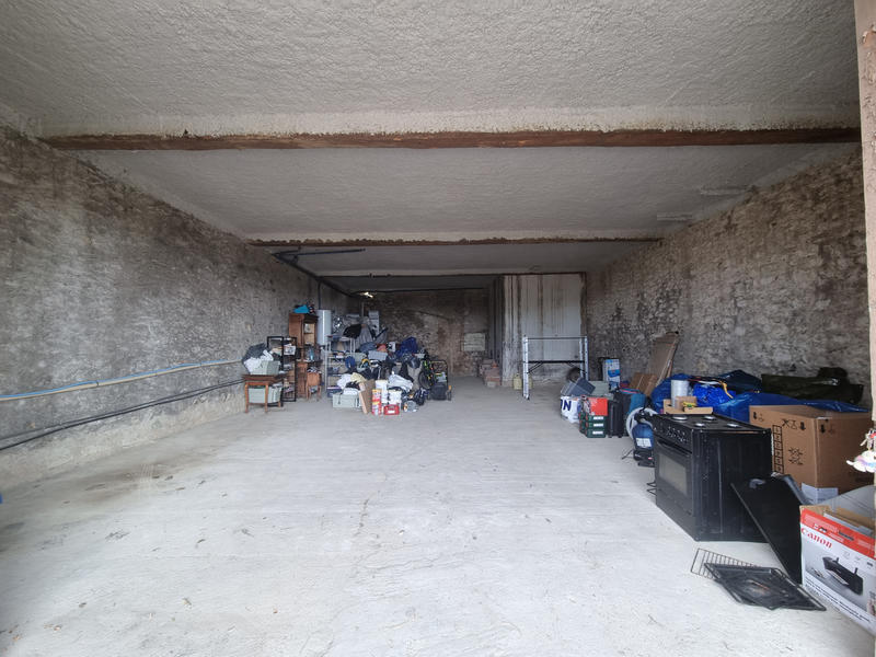 Propriété - 146 m² - 3 pièces