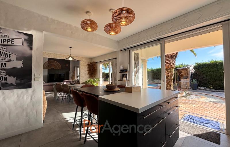 Maison - 246 m² - 6 pièces