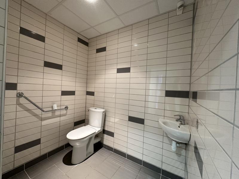 Local commercial - 67 m² - 4 pièces