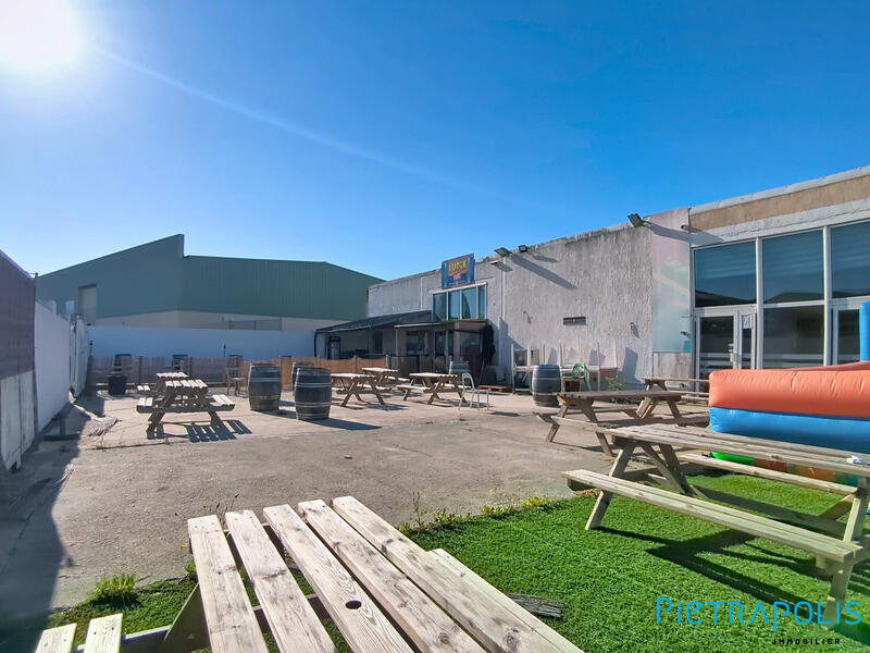 Fonds de commerce - 720 m²