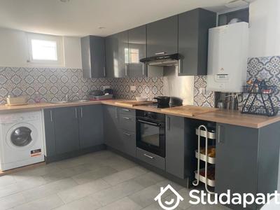 Chambre - 150 m² - 1 pièce