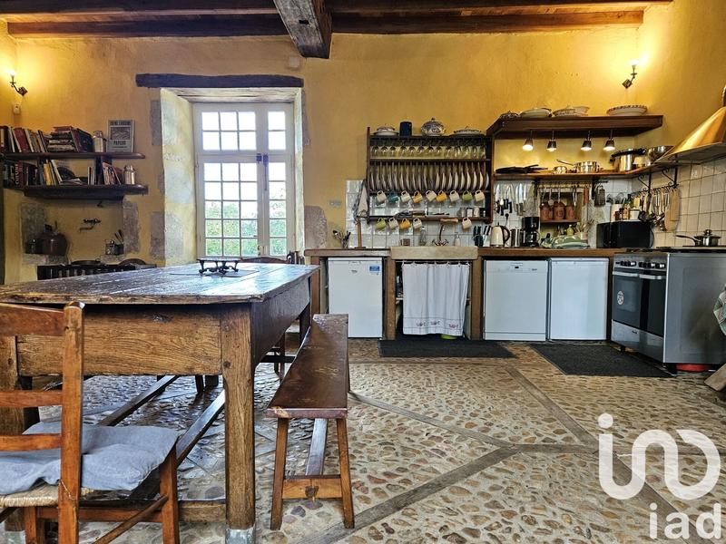 Maison - 365 m² - 7 pièces