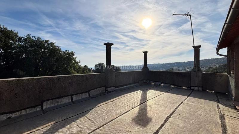 Maison - 212 m² - 7 pièces