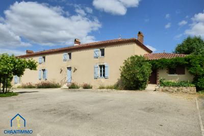 Maison - 267 m² - 7 pièces