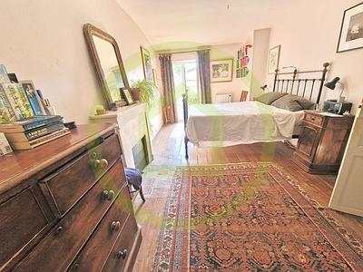 Maison - 281 m² - 11 pièces