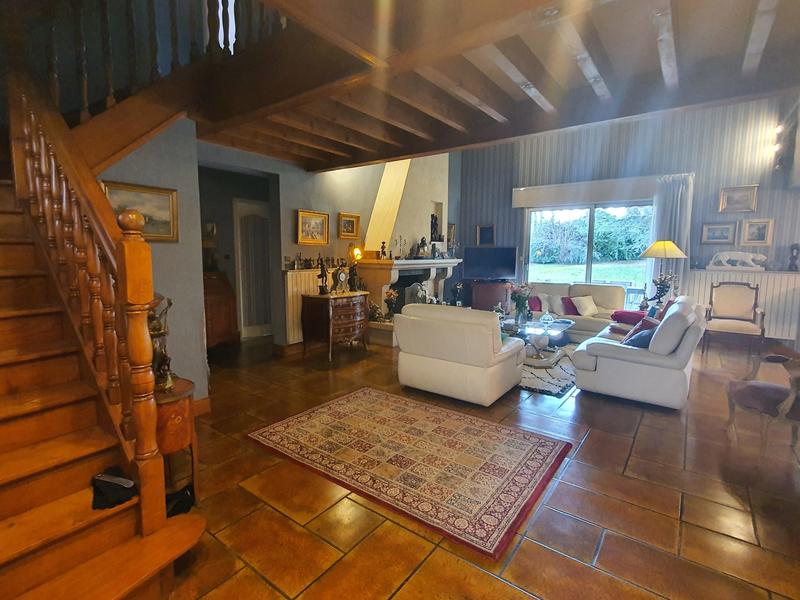 Maison - 228 m² - 5 pièces