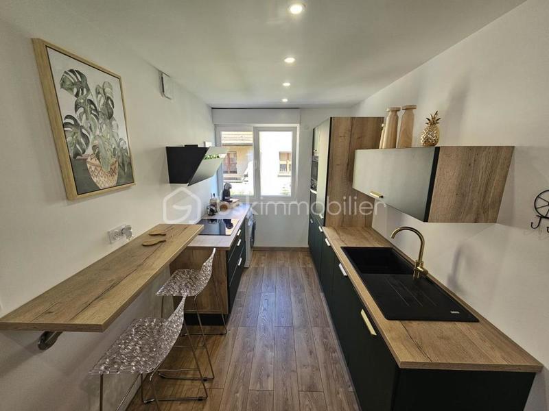 Appartement - 100 m² - 5 pièces