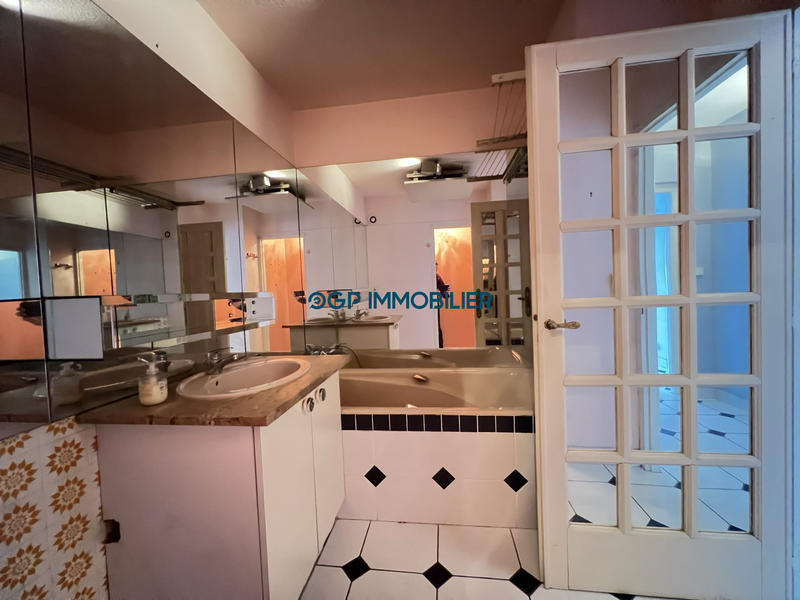 Appartement - 60 m² - 2 pièces