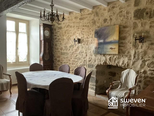 Maison ancienne - 409 m² - 17 pièces