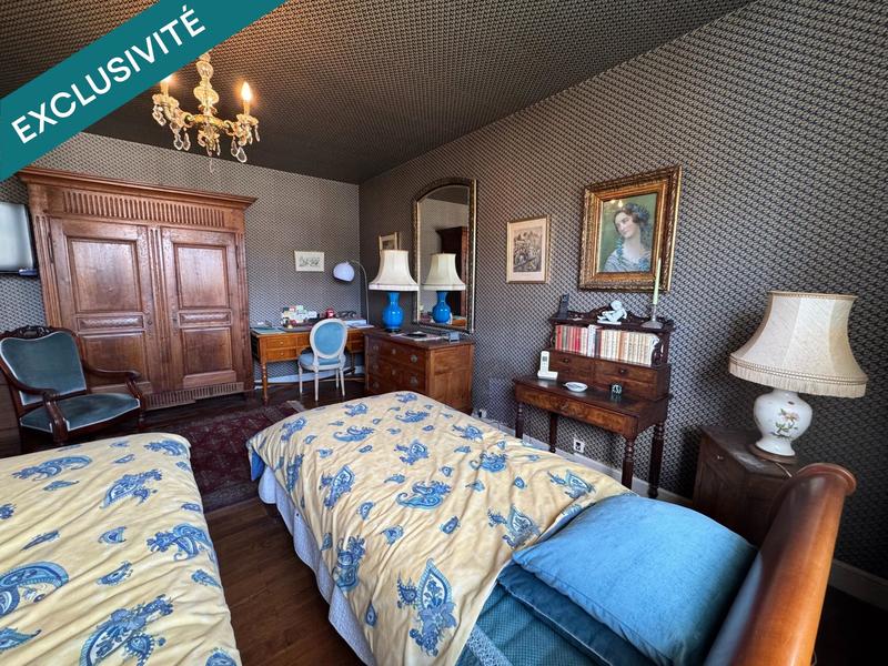 Maison - 235 m² - 9 pièces