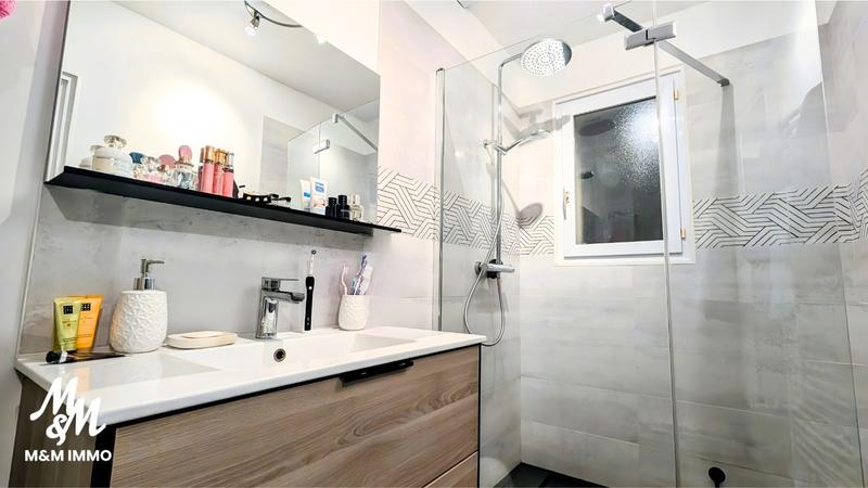 Maison - 99 m² - 5 pièces