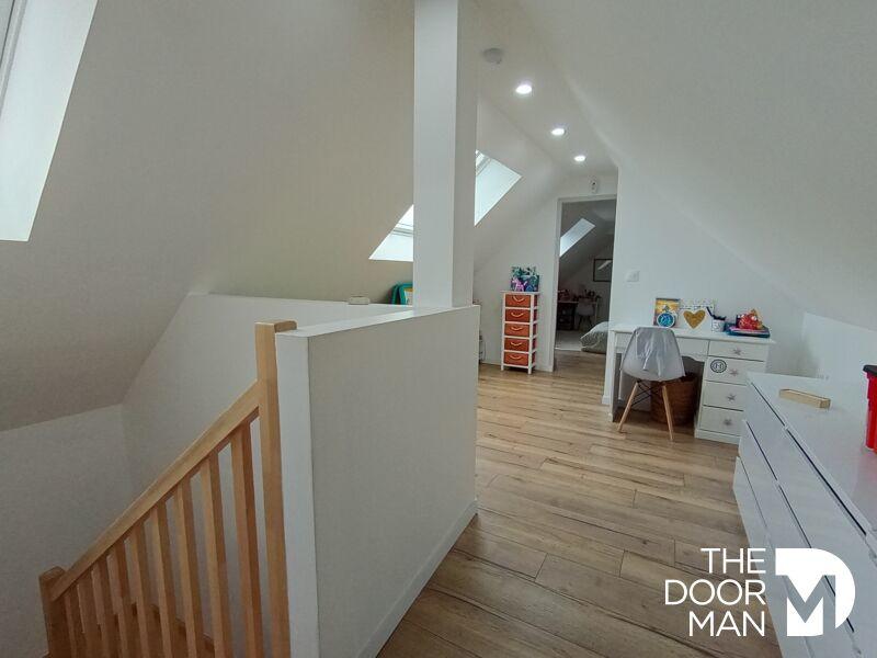 Maison - 137 m² - 6 pièces