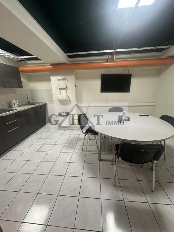 Entrepôt - 1 080 m²