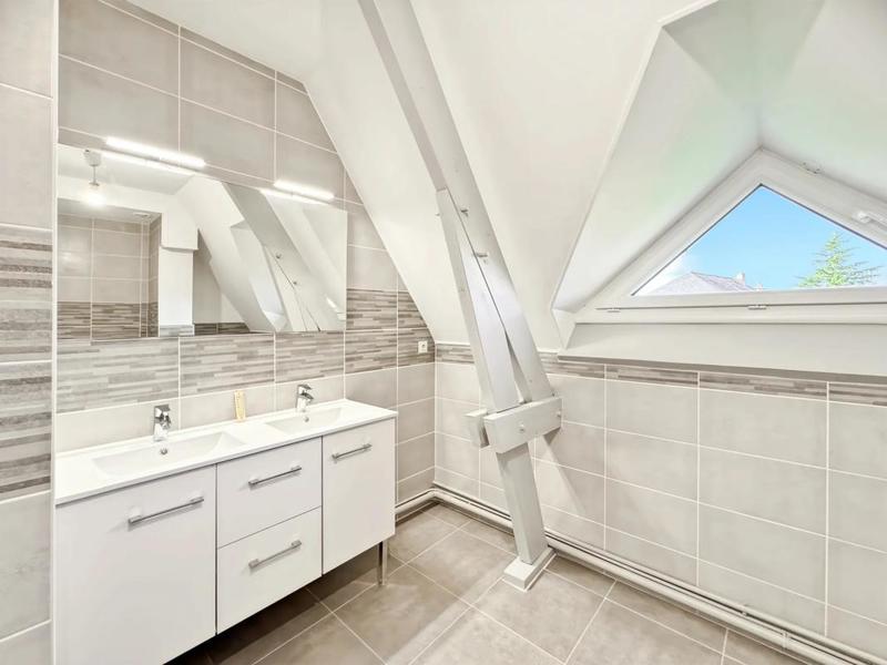 Maison - 144 m² - 6 pièces