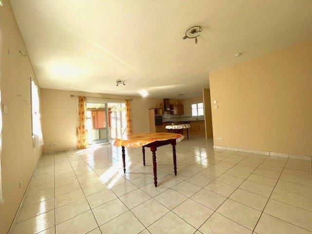 Maison - 93 m² - 5 pièces