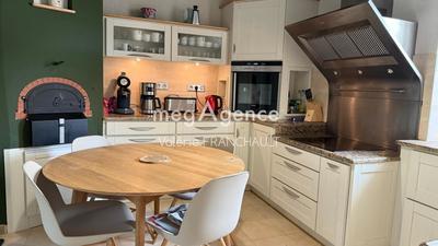 Maison - 211 m² - 10 pièces