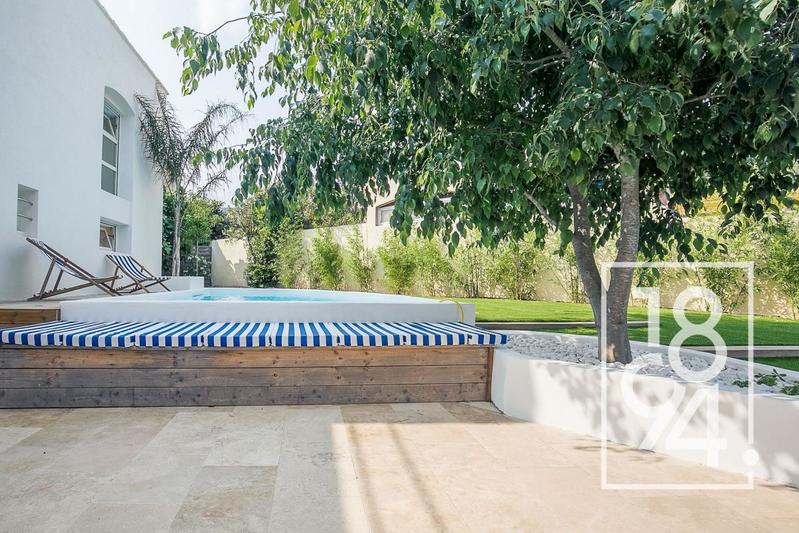 Maison d'architecte - 239 m² - 6 pièces