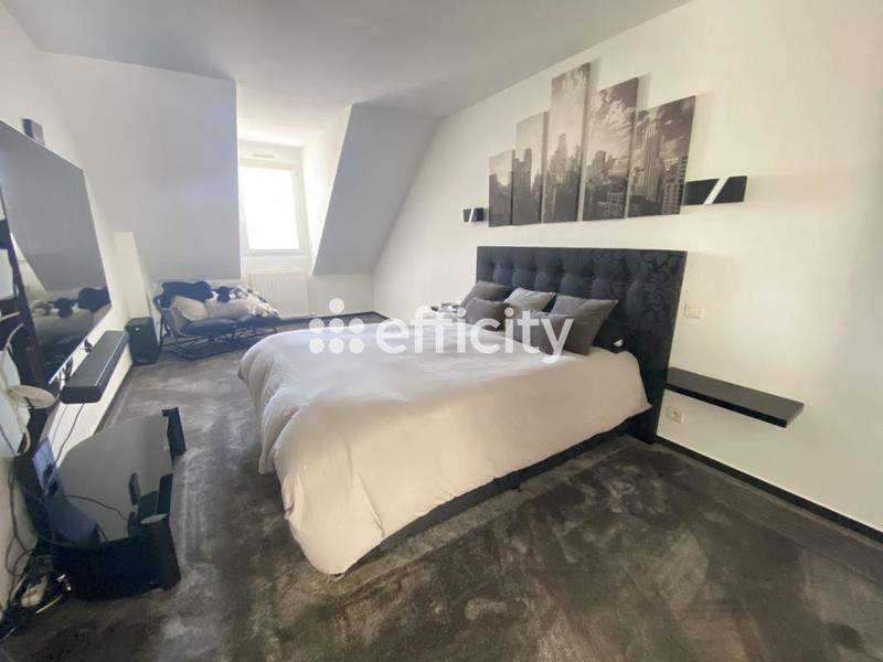 Maison - 153 m² - 9 pièces