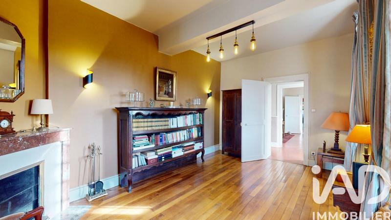 Maison - 185 m² - 8 pièces