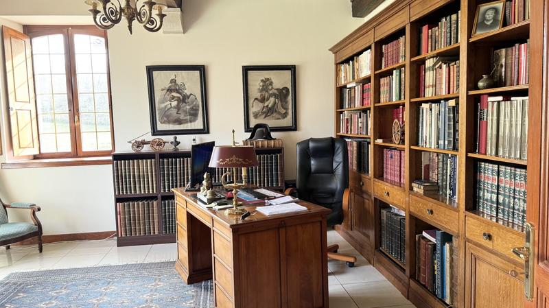 Propriété - 300 m² - 8 pièces