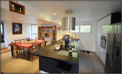 Maison - 220 m² - 7 pièces