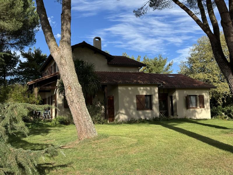 Maison - 147 m² - 6 pièces