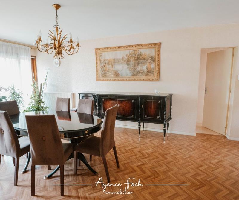 Appartement - 99 m² - 4 pièces