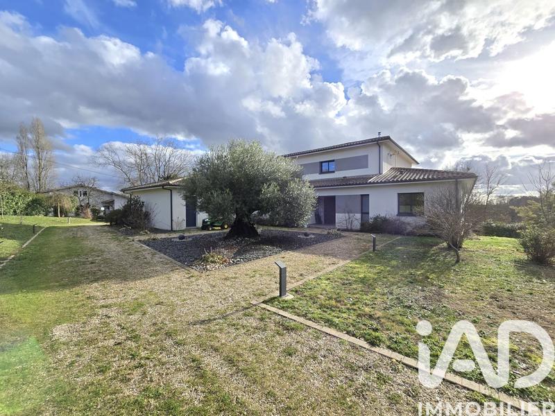 Maison - 271 m² - 6 pièces