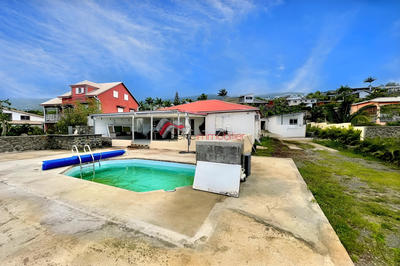 Maison - 94 m² - 4 pièces