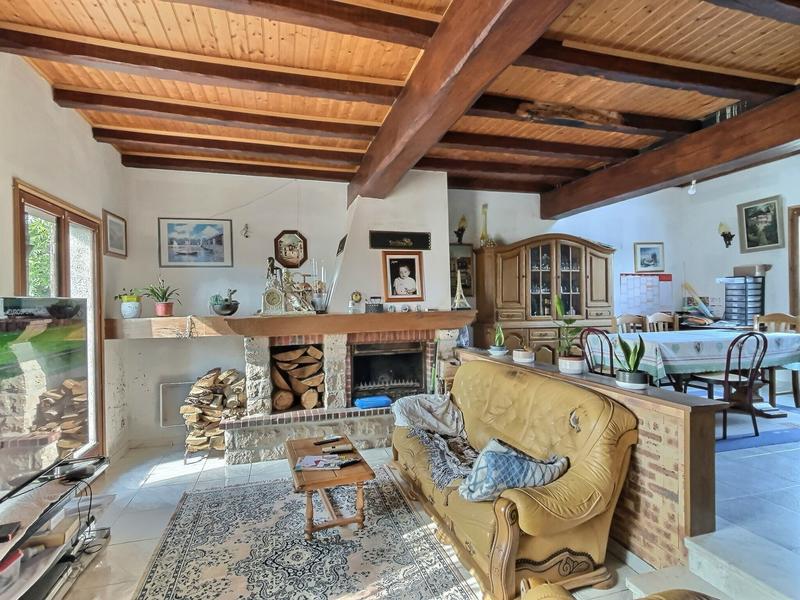 Maison - 257 m² - 9 pièces