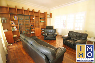 Maison - 458 m² - 11 pièces