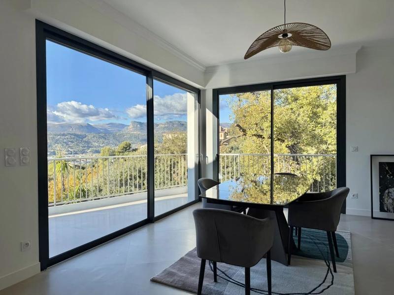 Maison - 212 m² - 6 pièces