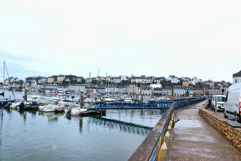 Maison - 170 m² - 10 pièces