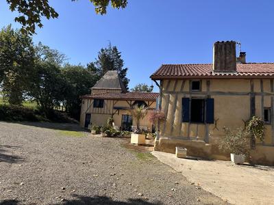 Maison - 375 m² - 17 pièces