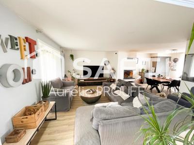 Maison - 191 m² - 8 pièces