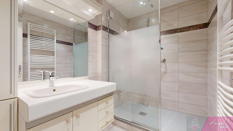 Appartement - 79 m² - 4 pièces