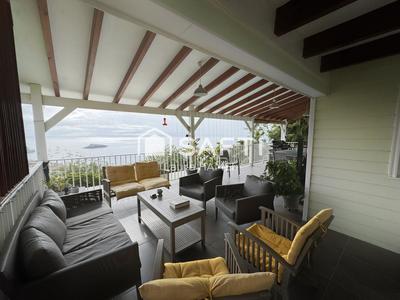 Maison - 145 m² - 4 pièces