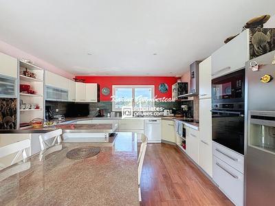 Maison - 180 m² - 5 pièces