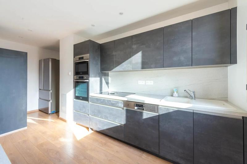 Appartement - 98 m² - 4 pièces