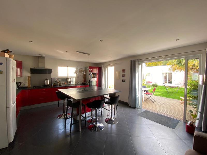 Maison traditionnelle - 150 m² - 9 pièces