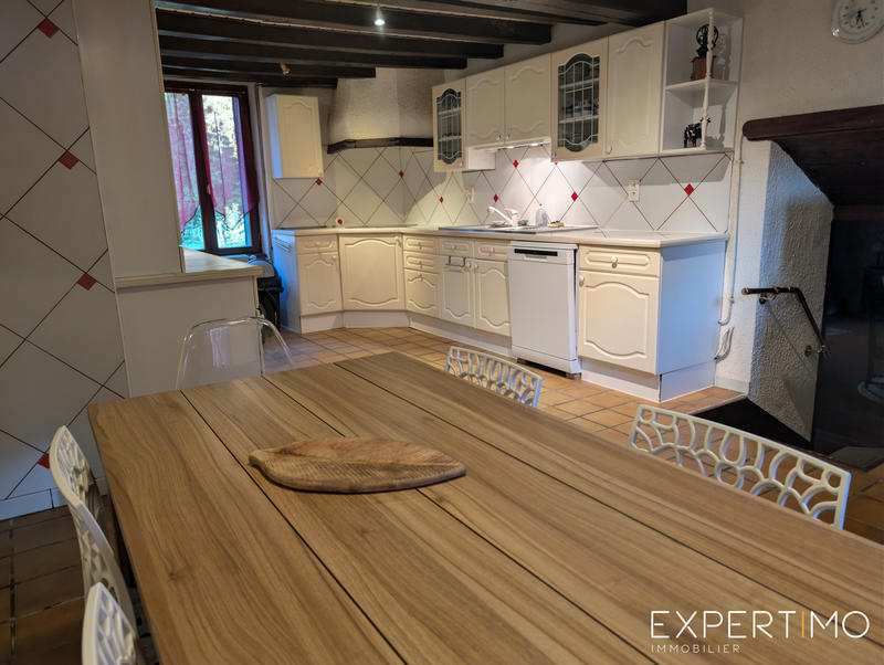 Maison - 338 m² - 8 pièces