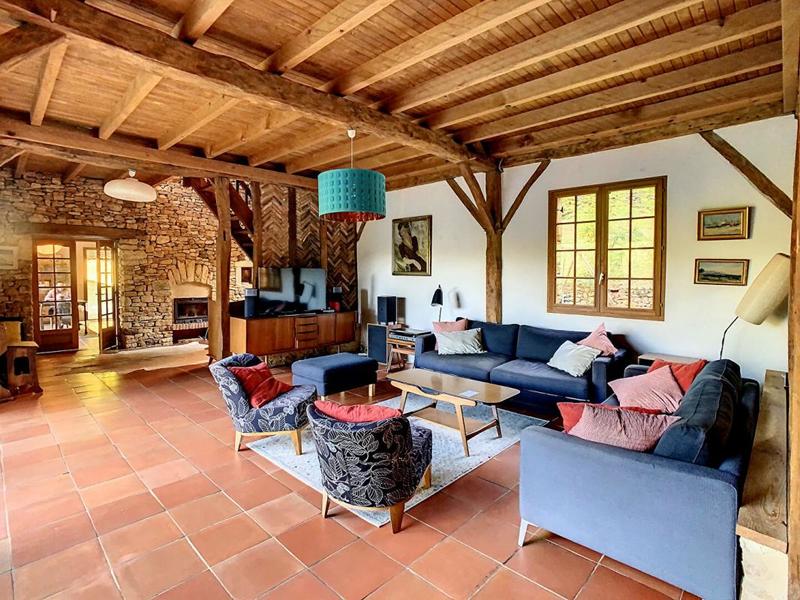 Maison - 221 m² - 5 pièces