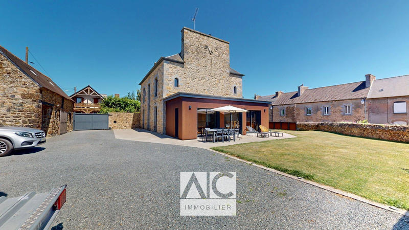 Maison - 225 m² - 11 pièces