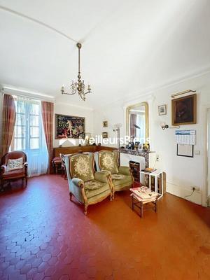 Propriété - 268 m² - 14 pièces