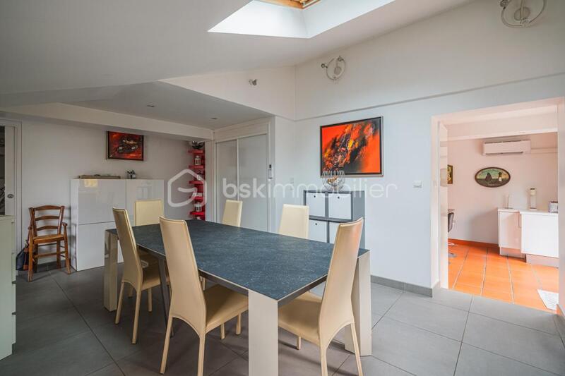 Propriété - 274 m² - 8 pièces