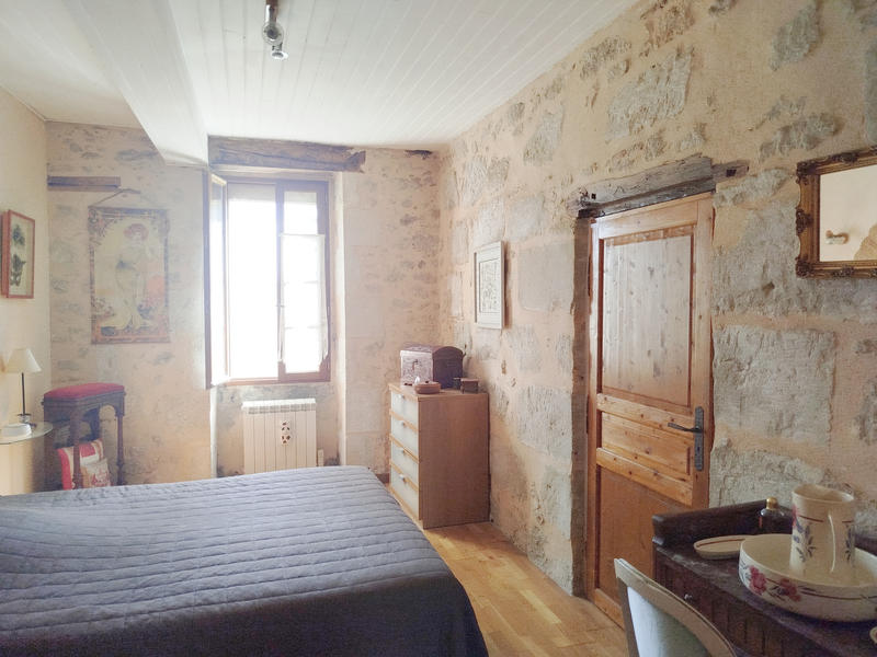 Maison de village - 240 m² - 7 pièces