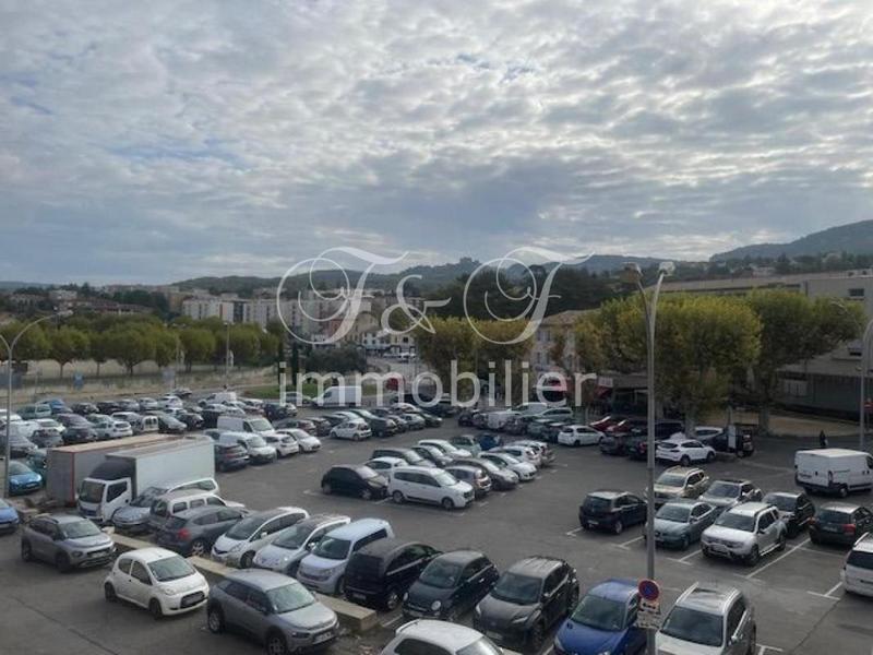 Appartement - 104 m² - 2 pièces